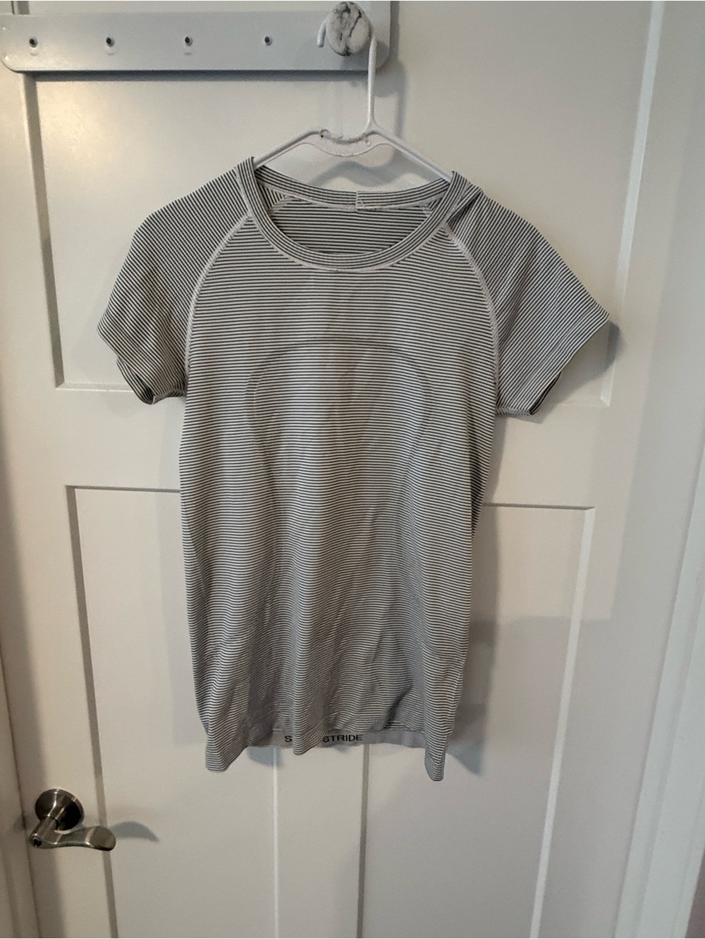 Lululemon swifly Striped Short-Sleeve  Top in Light Gray and White size 8